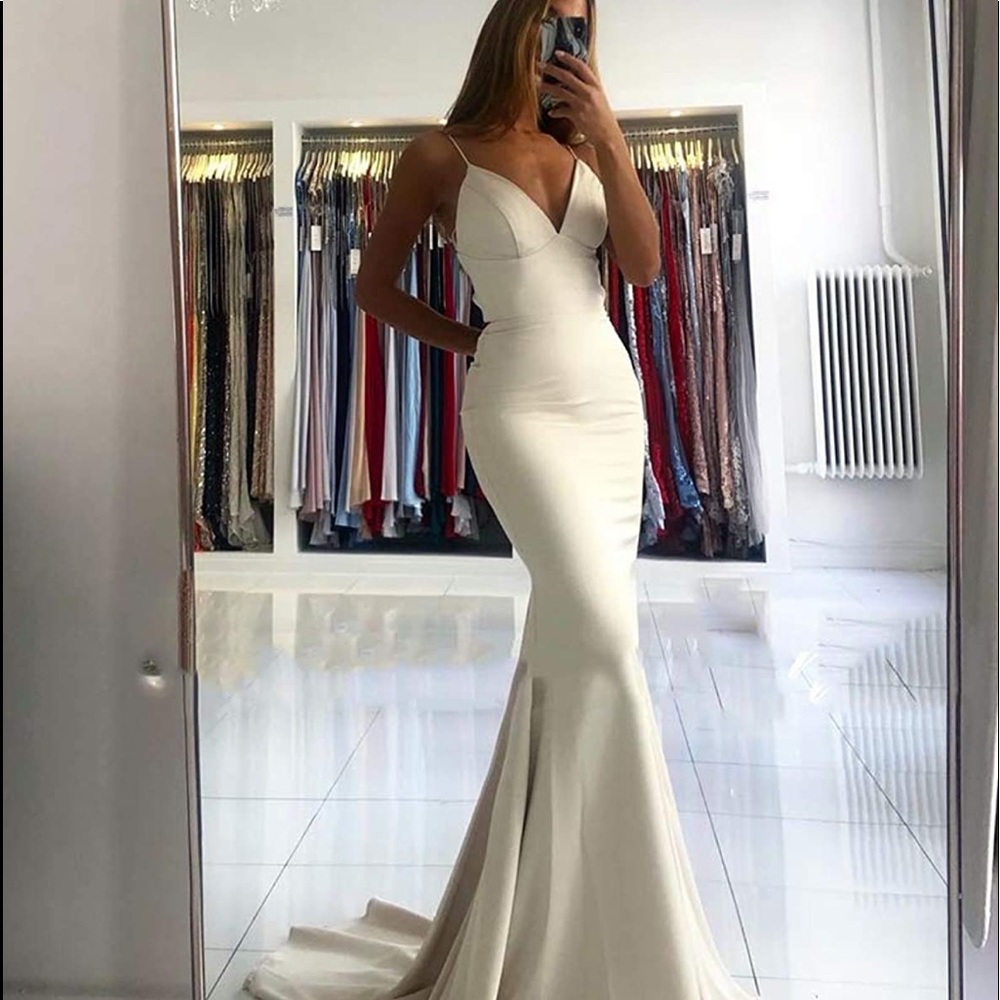 Women's White Mermaid Open Back Long Dress